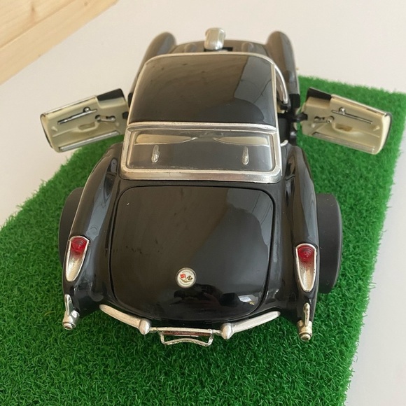 Road Legends 1957 Chevrolet Corvette Gasser 1:18 Diecast Car Black Hot Rod Flame - Picture 5 of 14